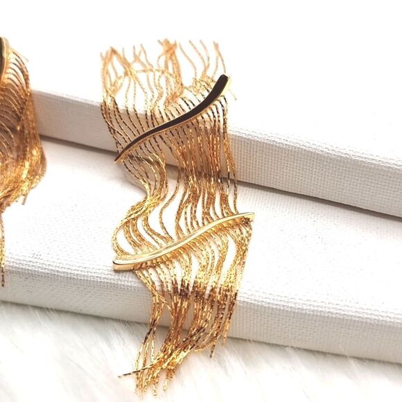 Nwt FREE PEOPLE cascading fringe gold plated earrings - Picture 4 of 12